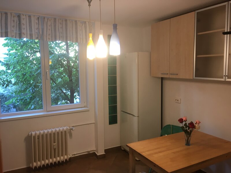 Titan, Basarabia, Intr. Badeni