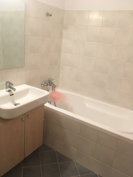 Titan, Basarabia, Intr. Badeni