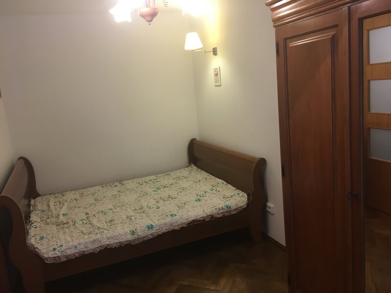 Titan, Basarabia, Intr. Badeni